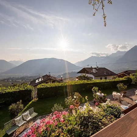 Boutique Hotel St Georgen Schenna Exterior foto